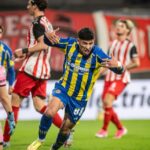Rosario Central ganó un partido bisagra en cancha de Barracas: el inició se atrasó tras un corte de las nuevas luces
