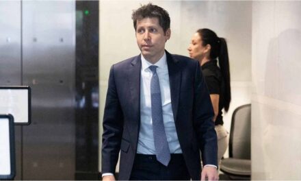 Sam Altman descartó que la inteligencia artificial lleve a trabajar menos horas