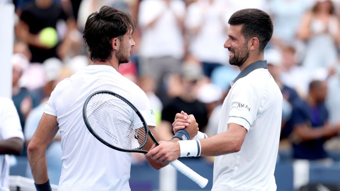 Thiago Tirante le ganó a Djokovic en el Master 1000 de Cincinnati: es el cuarto argentino en vencerlo en 68 partidos