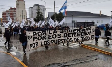 Nueva ola de despidos sacude a las provincias y suma presión a los gobernadores