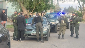 Interceptaron un auto con tres hombres y secuestraron 88 dosis de cocaína en Jáchal