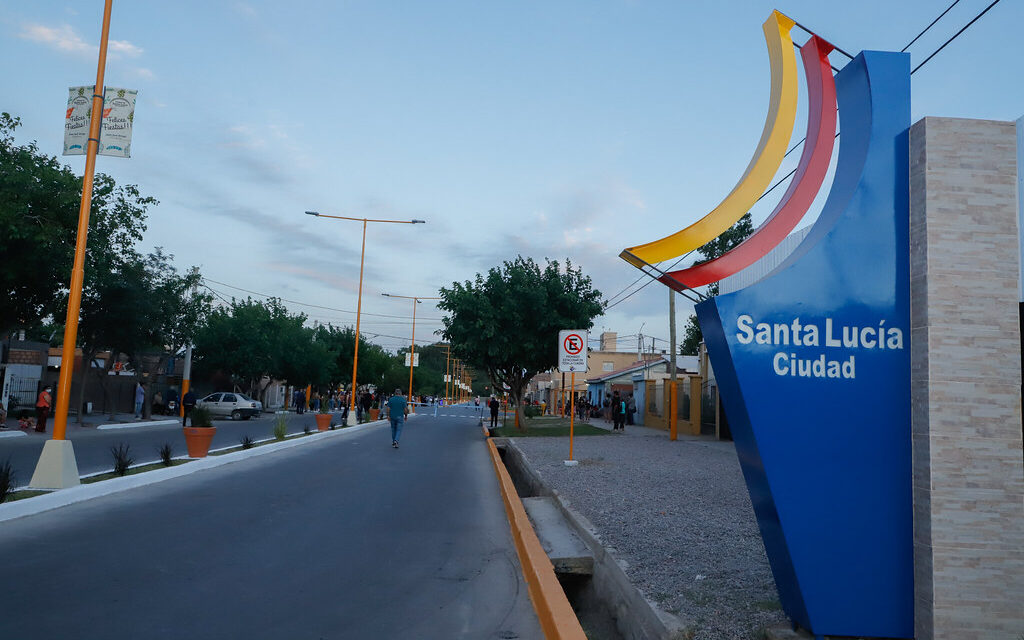 Santa Lucía inaugura las remodelaciones de la sede de la Asociación de Fomento Barrio El Vivero