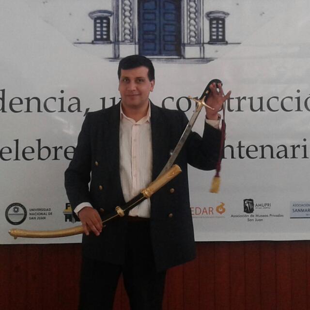 El profesor que enfrenta a la IA en el aula: “Solamente copian y pegan, no saben ni lo que están copiando”