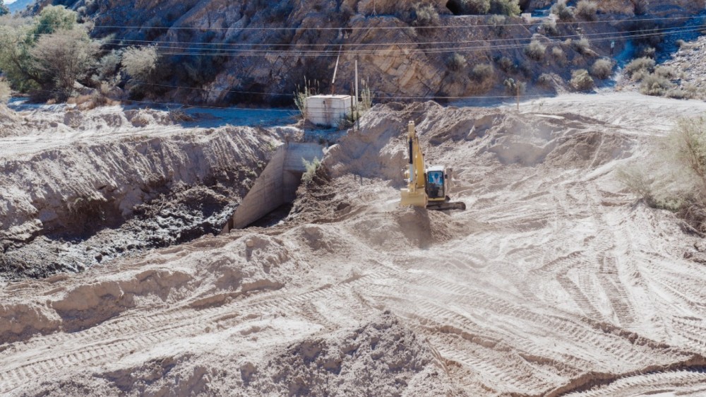 Dique Soldano: avanzan las obras para preparar el histórico sistema ante posibles crecientes