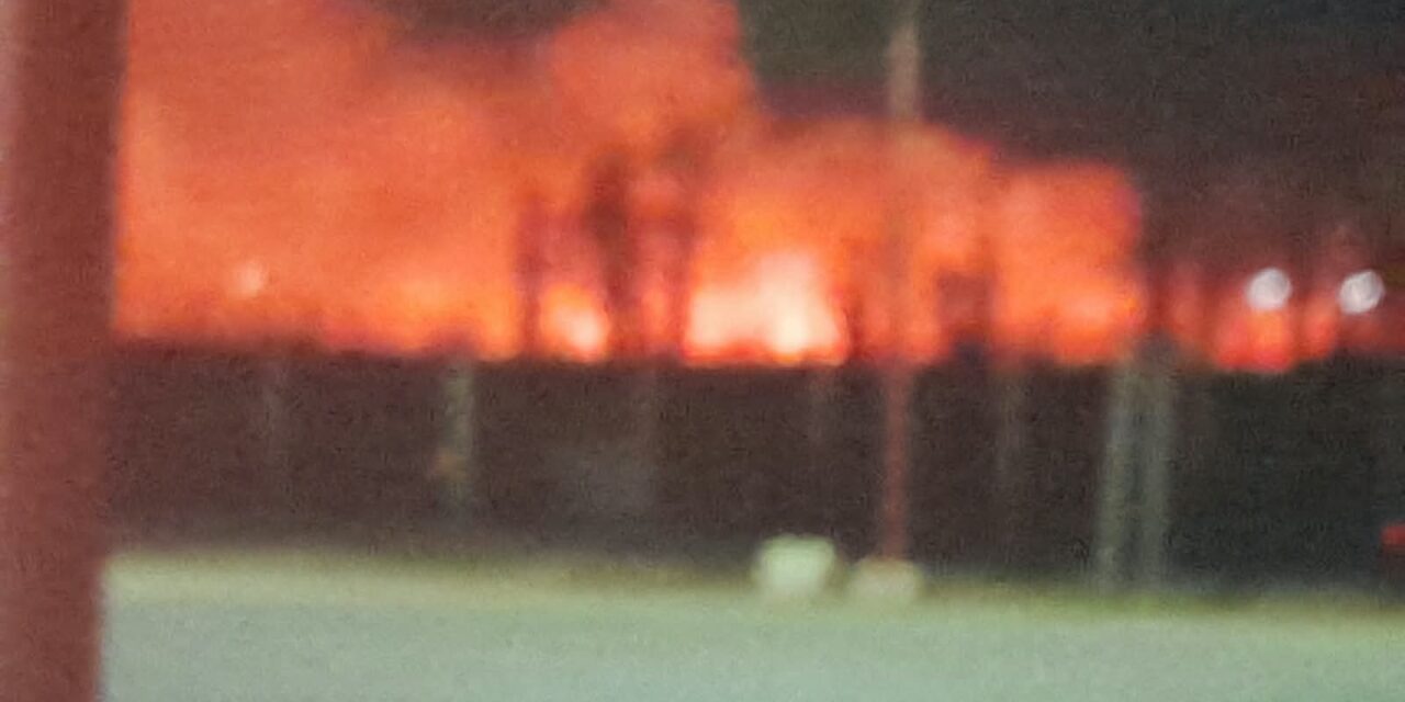AHORA: impresionante incendio cerca del camping de San Martín