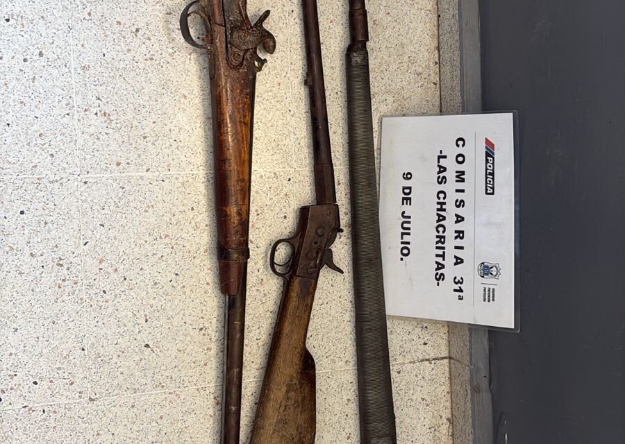 Hallaron tres rifles envueltos en una manta en un callejón de 9 de Julio