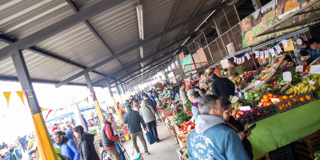 La Feria y Mercado de Abasto celebró 70 años con un museo, música y un mural