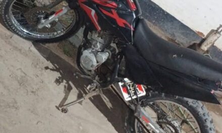Abandonó la moto y salió corriendo cuando llegó la Policía en Pocito