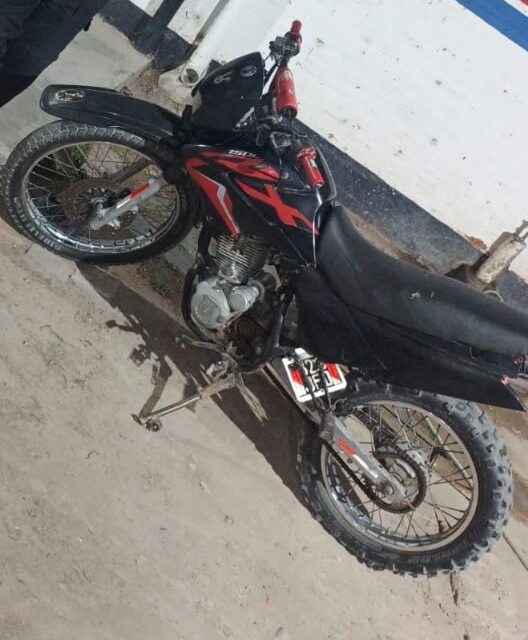 Abandonó la moto y salió corriendo cuando llegó la Policía en Pocito