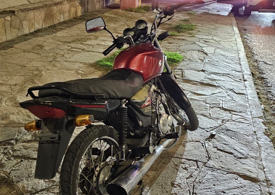 Recuperaron una moto robada y aprehendieron a tres menores durante la madrugada