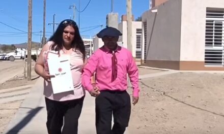 Mía recibió las llaves de su casa y marcó un momento histórico para la diversidad en Jáchal