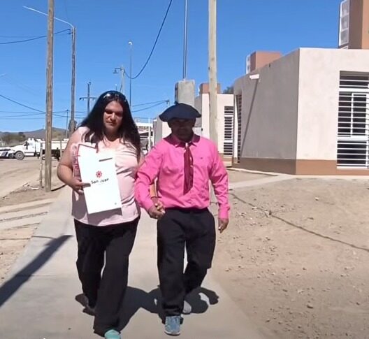 Mía recibió las llaves de su casa y marcó un momento histórico para la diversidad en Jáchal