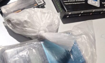 Lo interceptaron en pleno centro con cocaína y una balanza de precisión