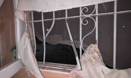 Lo encontraron forzando una ventana para entrar a robar y terminó detenido en Santa Lucía