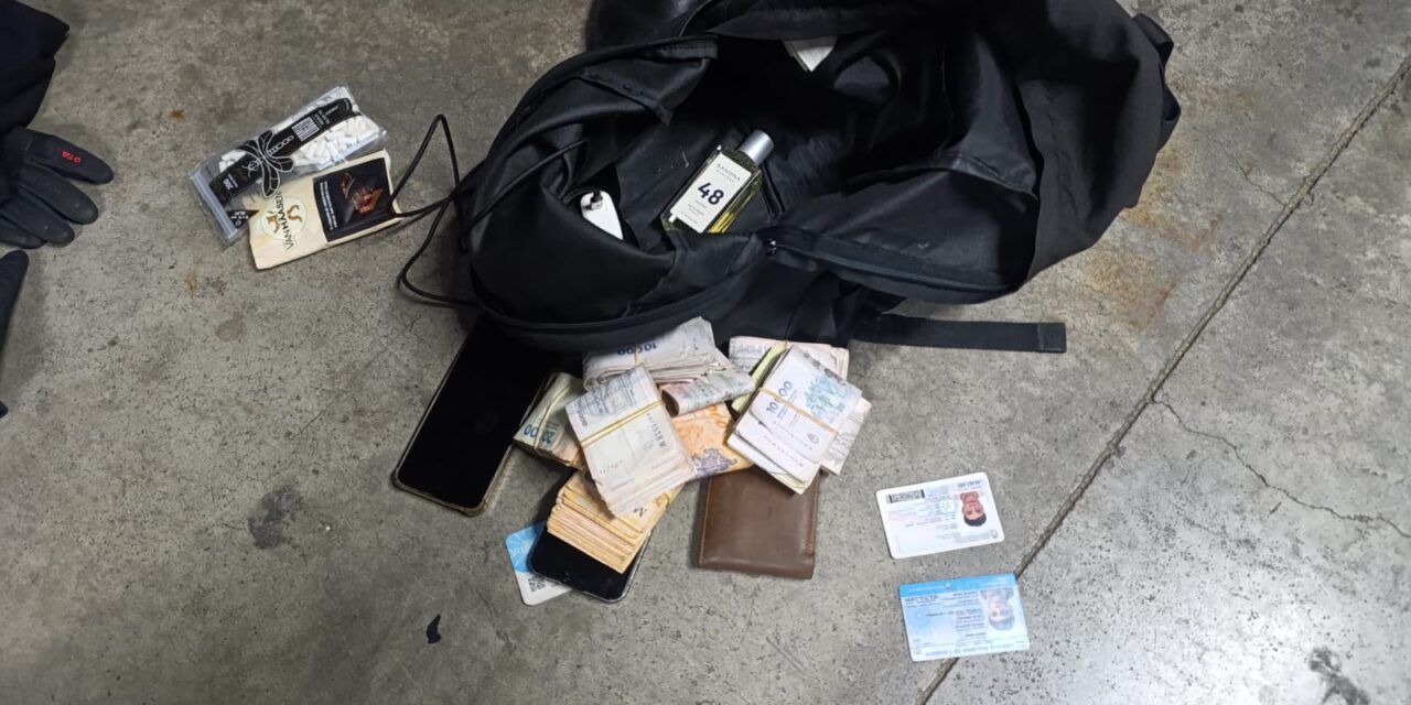 Manejaba borracho, llevaba casi $2,5 millones y marihuana: Terminó detenido en Capital