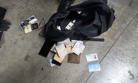 Manejaba borracho, llevaba casi $2,5 millones y marihuana: Terminó detenido en Capital