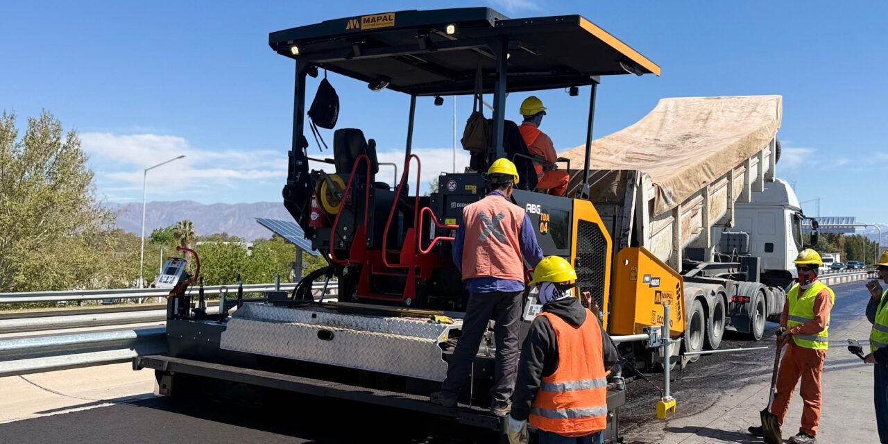 La Circunvalación entra en una etapa clave: comenzó la colocación del nuevo asfalto