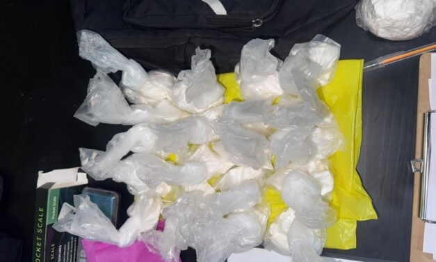 Allanaron dos casas en Rawson por amenazas con armas y encontraron cocaína y municiones