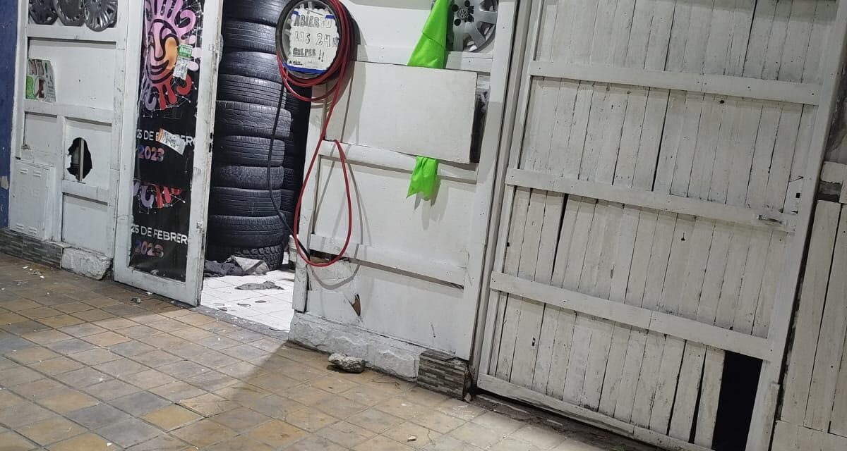 Amenazó con un cuchillo a dos gomeros y terminó detenido en Capital