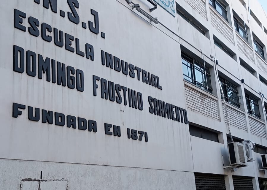 Por el alerta de viento, la UNSJ pasa a modalidad no presencial en sus colegios