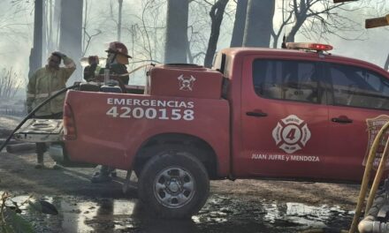 Piden tanques de agua con urgencia para combatir los incendios en Alto de Sierra