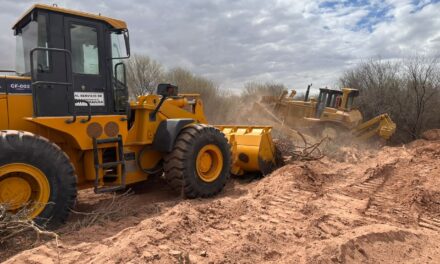 Hidráulica encauza el río Bermejo y refuerza las defensas para evitar que el agua llegue al pueblo