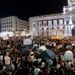 Cientos de personas acampan en el centro de Madrid tras una multitudinaria marcha