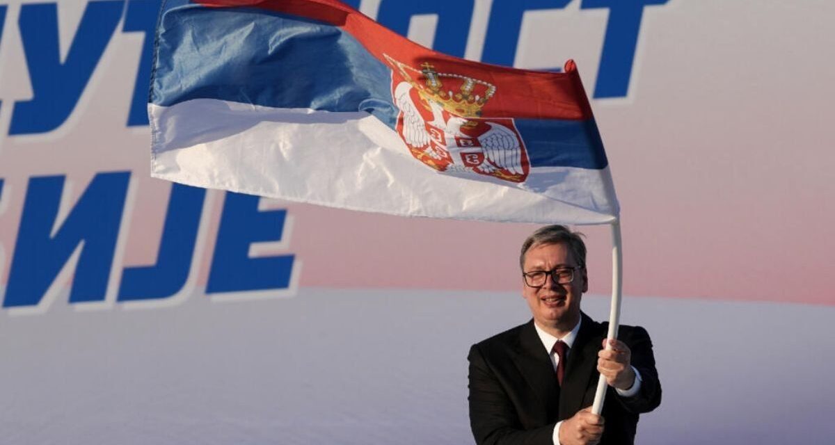 El presidente de Serbia disolvió el Parlamento y convocó elecciones anticipadas