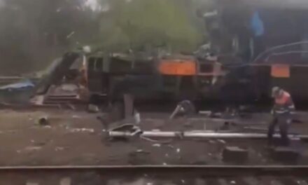 Rusia atacó un tren cerca de Polonia y generó alarma en un convoy que llevaba a Boris Johnson