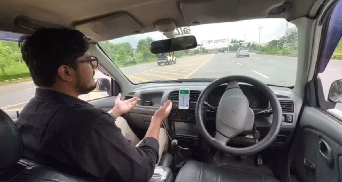Mostraba cómo su auto autónomo conducía solo y terminó chocando contra un patrullero
