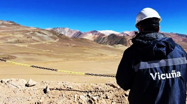 Vicuña pone en juego un contrato millonario y desata una fuerte pelea entre empresas