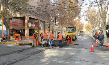 Atención conductores: este martes cortan calle Sarmiento en pleno microcentro