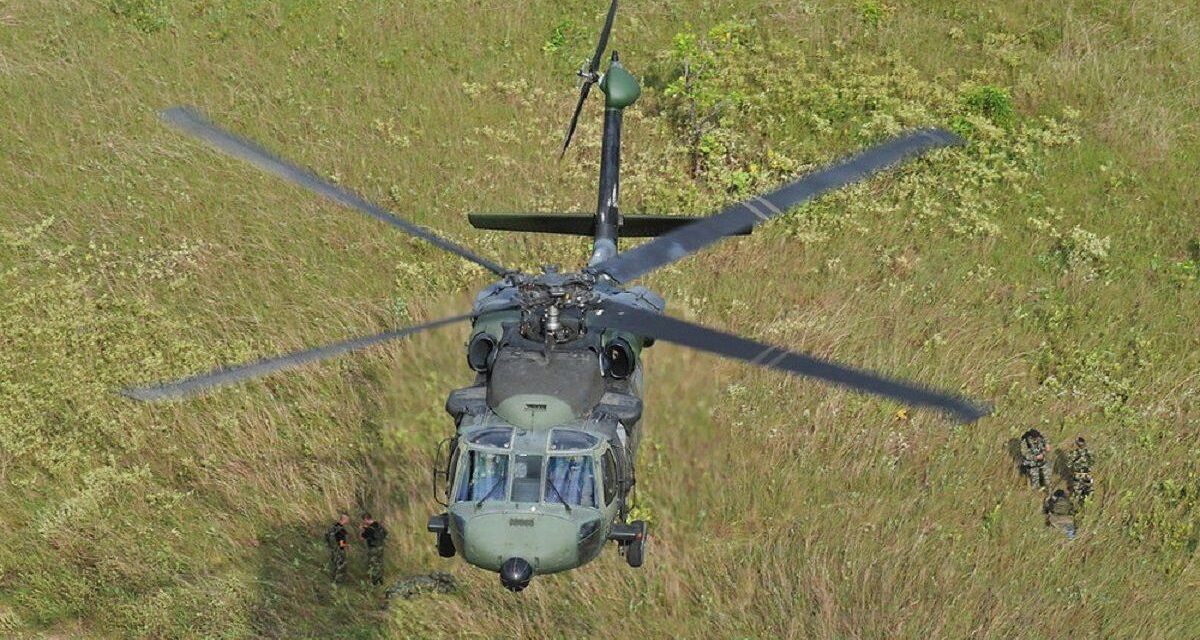 La compra de cuatro helicópteros Black Hawk a EEUU profundiza el giro estratégico en Defensa del gobierno de Javier Milei