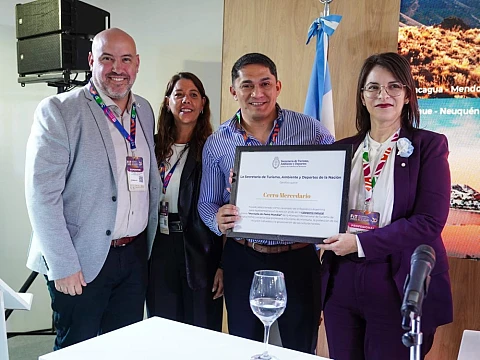 San Juan conquista las miradas del mundo: presente en el certamen Montañas de Fama Mundial 2026