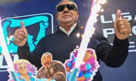 «Chiqui» Tapia sigue levantando el perfil: festejó su cumpleaños con otros dirigentes del fútbol