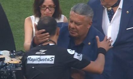 La llamativa actitud de Chiqui Tapia en la premiación de Estudiantes tras la final con Central