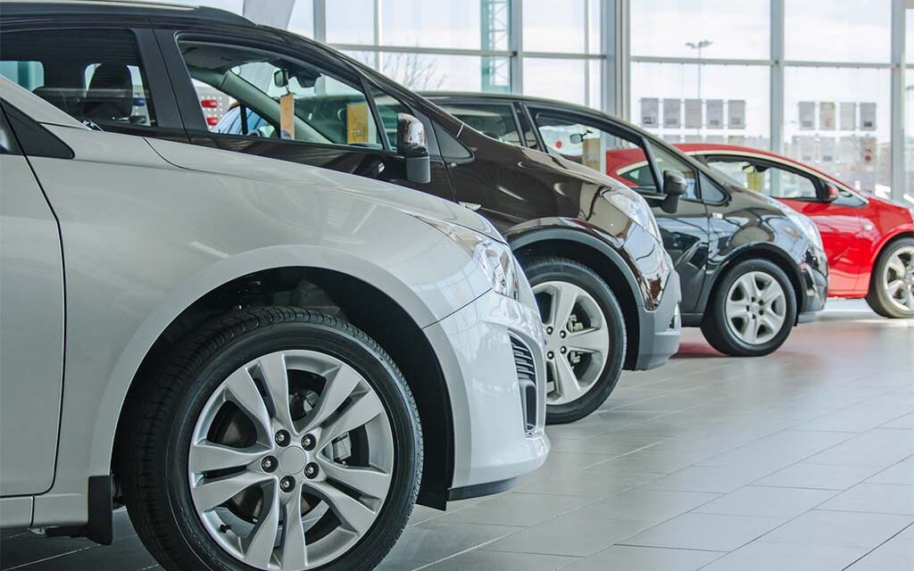 Más concesionarias, menos compradores: qué está pasando con el mercado de autos local