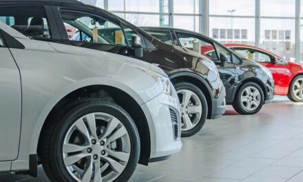 Más concesionarias, menos compradores: qué está pasando con el mercado de autos local
