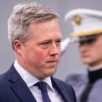 El secretario del Ejército de EEUU dimitió tras meses de conflictos con Pete Hegseth