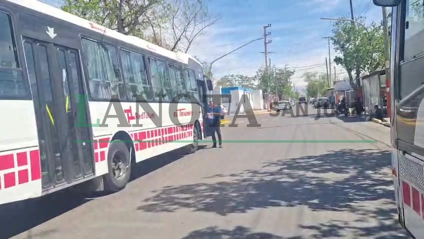 VIDEO: Mirá el reclamo de los choferes de la empresa El Triunfo, que denuncian que no los dejan prender el aire acondicionado