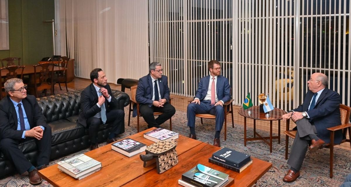Una comitiva de diputados se reunió con el canciller de Brasil para reactivar el diálogo bilateral