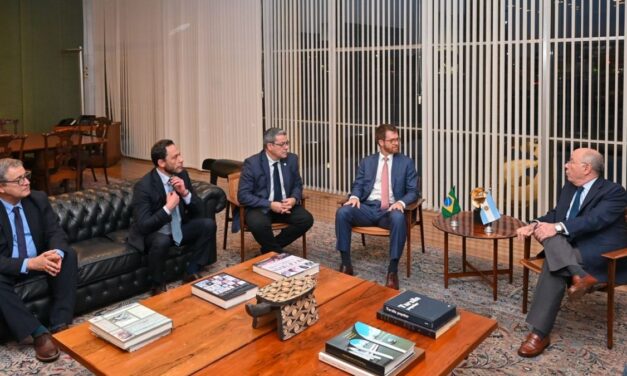 Una comitiva de diputados se reunió con el canciller de Brasil para reactivar el diálogo bilateral