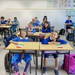 Giorgia Meloni endurece las reglas en las escuelas de Italia con un límite de extranjeros por aula y veto al burka