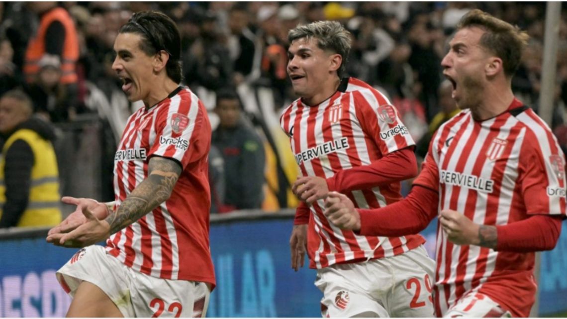 Estudiantes hizo historia en Brasil: golazo agónico, triunfo ante Corinthians y a semifinales de la Libertadores después de 17 años