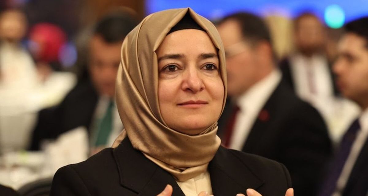 Renunció la vicejefa del partido de Recep Erdogan por un escándalo de corrupción