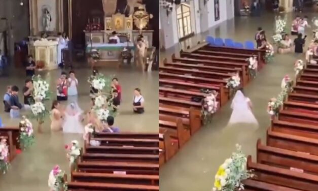 Se casaron dentro de una iglesia inundada en Filipinas
