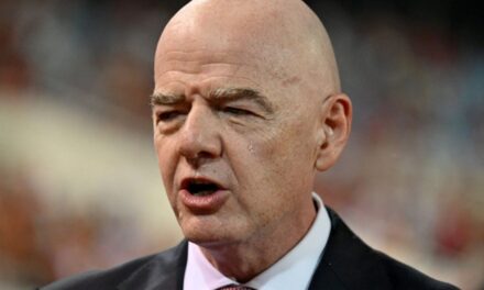 Francia le suelta la mano a Infantino y exige una profunda reforma en la FIFA