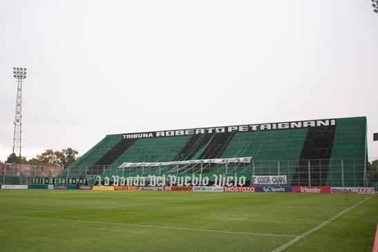 Operativo en el estadio de San Martín: dos detenidos y un hincha terminó internado tras caer de la tribuna