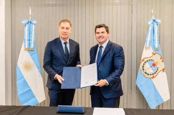 Orrego viaja a Buenos Aires para acelerar obras y destrabar gestiones ante Nación