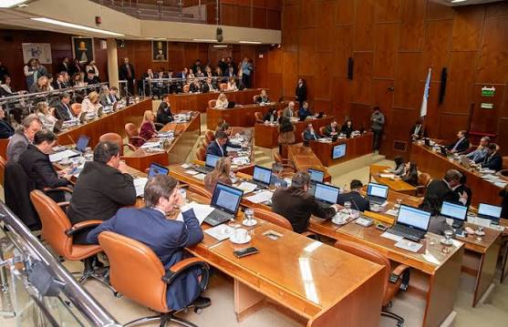La Legislatura prepara una jornada clave para el debate del lunes